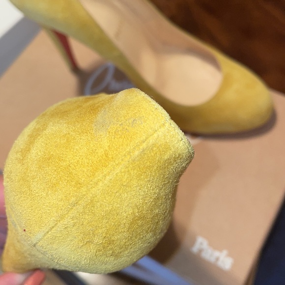 Christian Louboutin - Picture 4 of 8